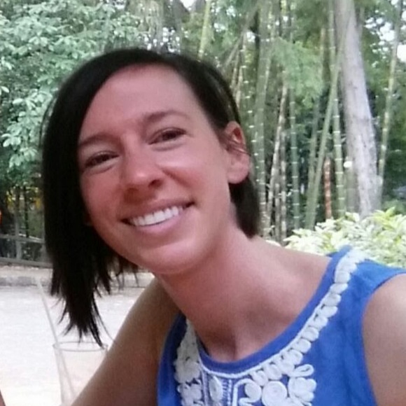 Meet your Posher, Laura - Picture 1 of 1